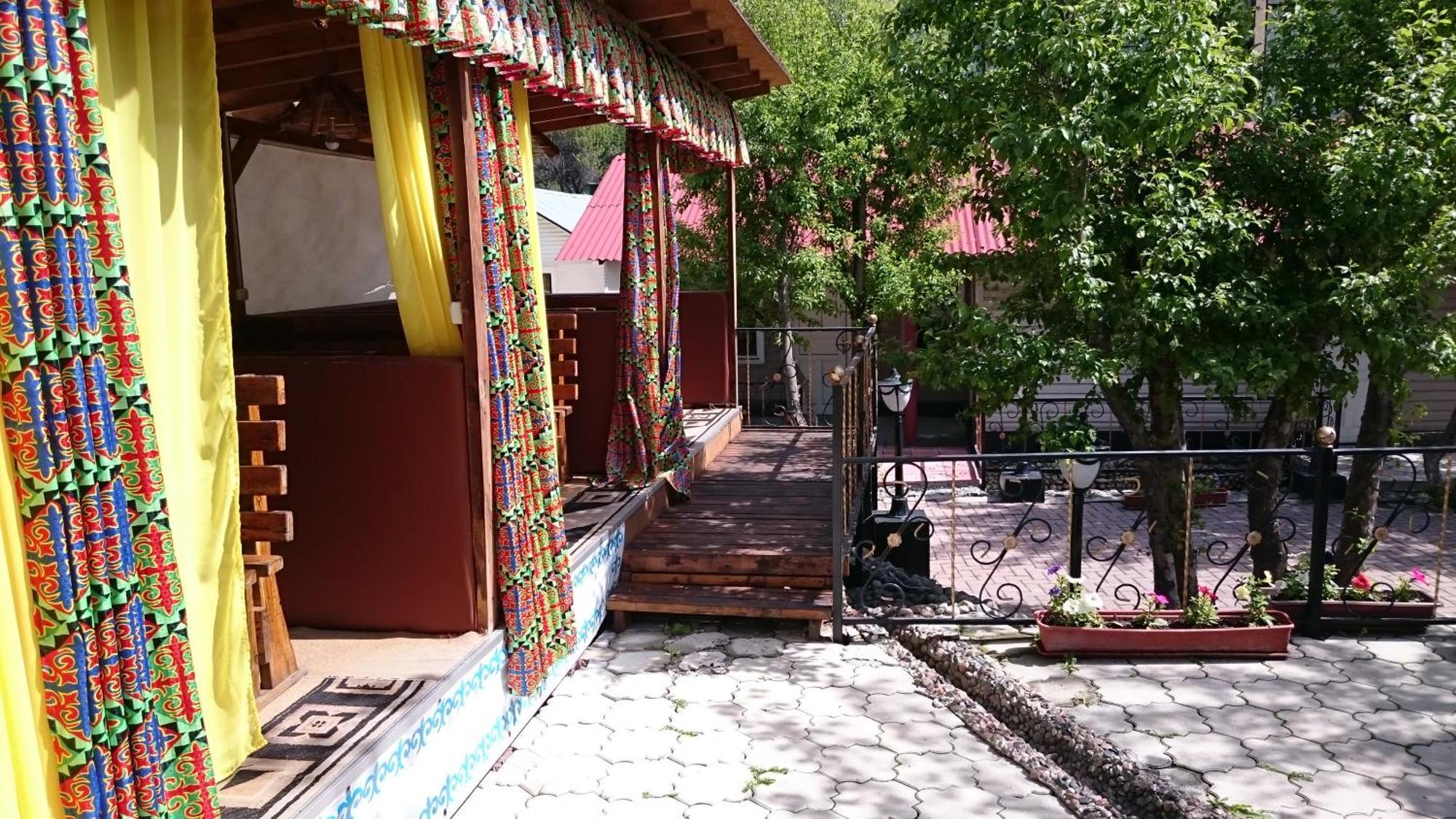 Hotel Эдельвейс Almatý Exterior foto